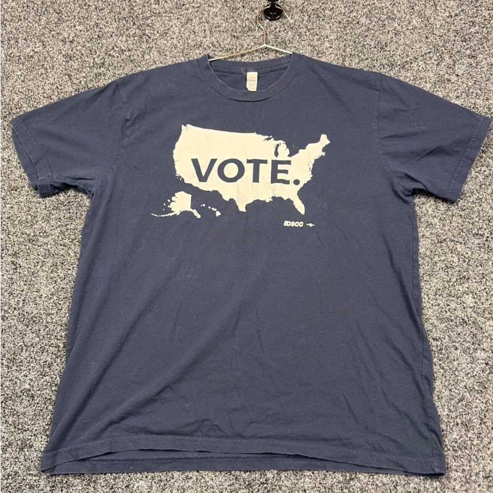 Royal Apparel T-Shirt Men Large Blue VOTE USA Map DSCC Graphic Tee Political